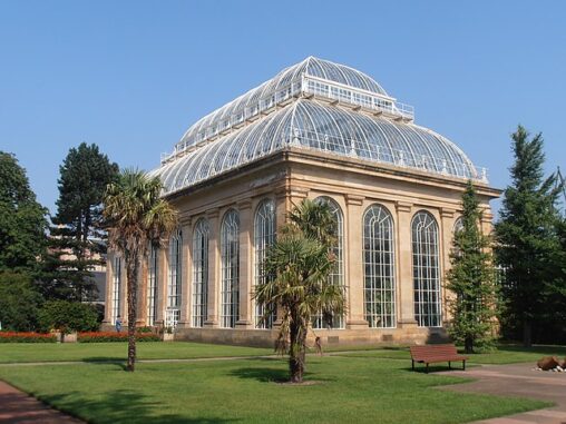 picture of the palm house in Royal Botanic Gardens Edinburgh