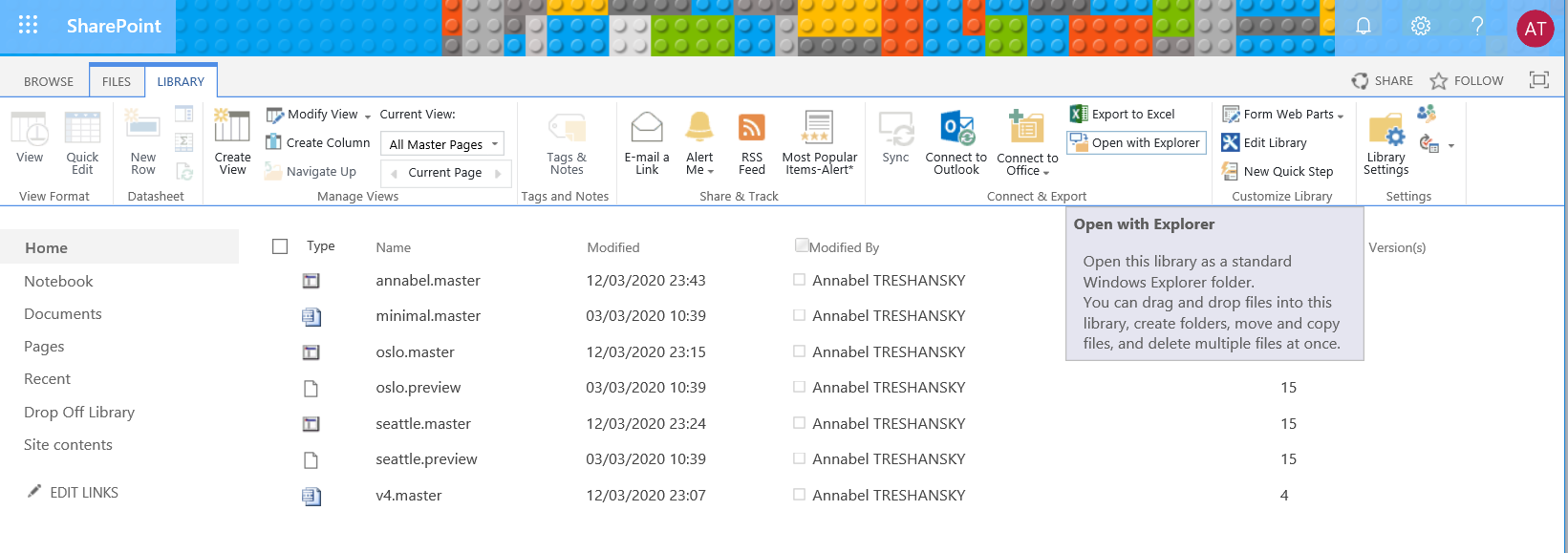 Screenshot: Using Internet Explorer, open a SharePoint Library in File Explorer