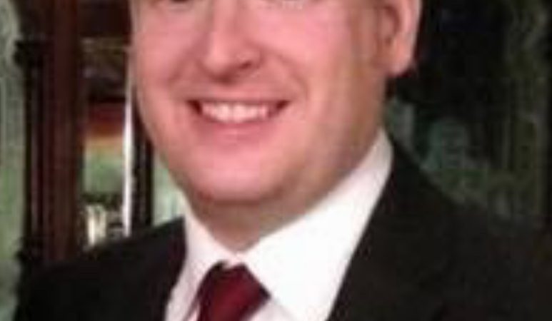 Headshot of Stephen Clark