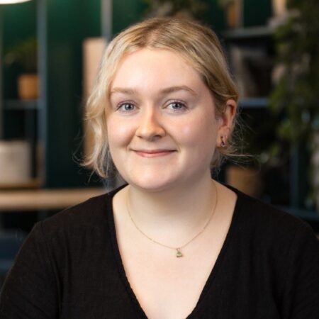 Picture of the blog writer