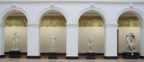 sculpture court arches
