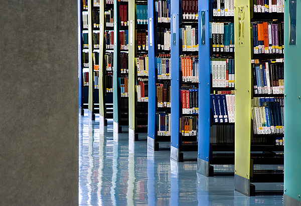 Ground Floor, Edinburgh University Library. The Hub book shelves.