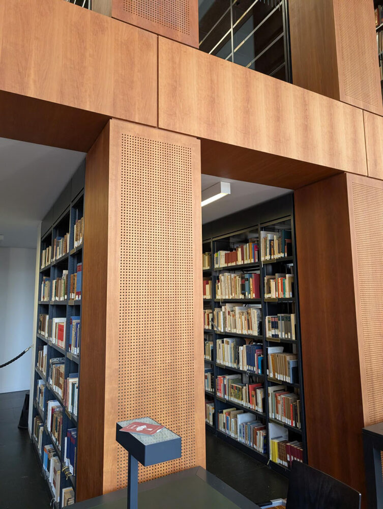 View of the Special Collections reading room at the Humboldt University Library