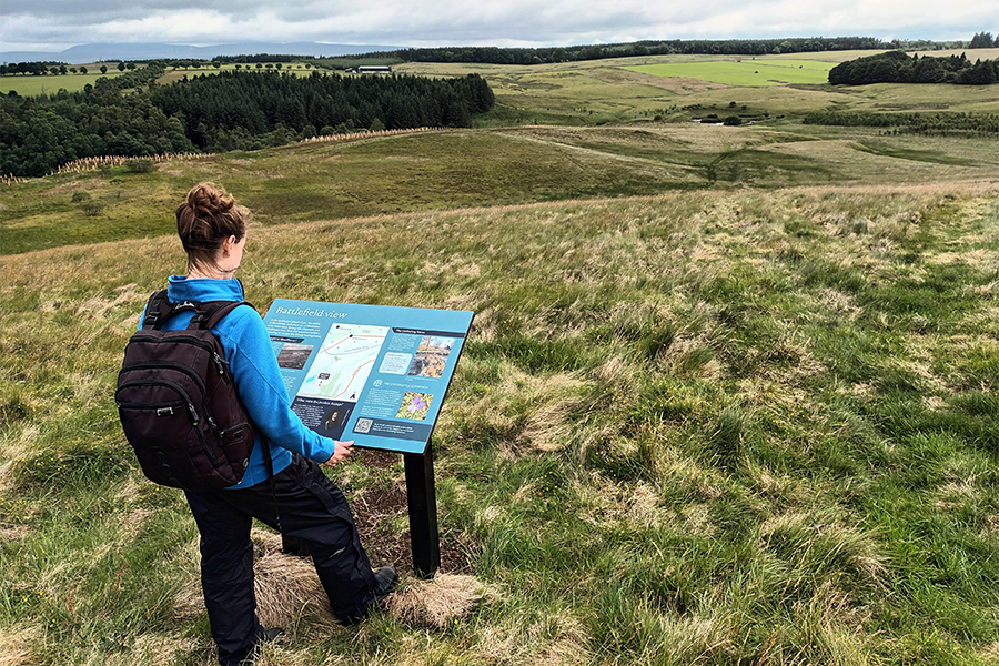 Interpretation panel overlooking Sheriffmuir Battlefield at Drumbrae. (Credit: University of Edinburgh)