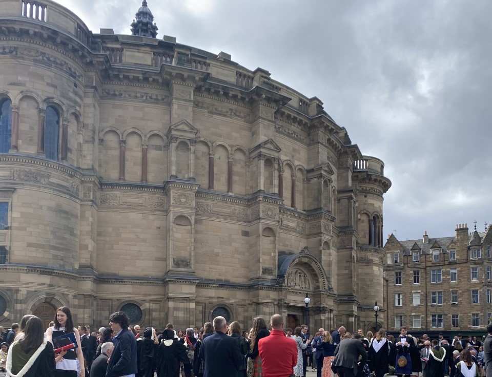 Graduates outside McEwan Hall