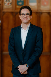 Dr Pedro Feitzoa