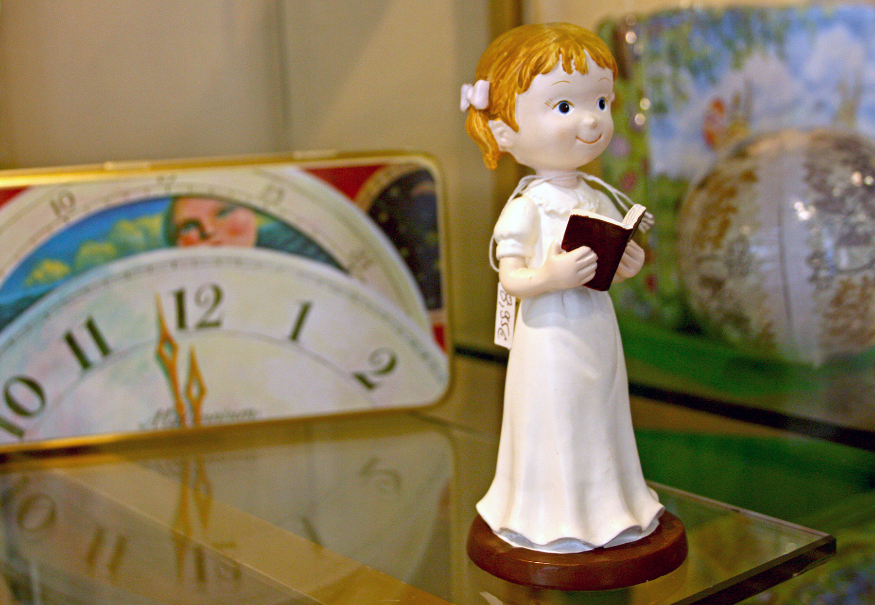 precious objects like dolls...