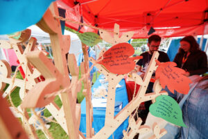 Messages on the tree, meadows festival