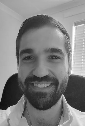 Photograph of author 1 - Jennifer Yule